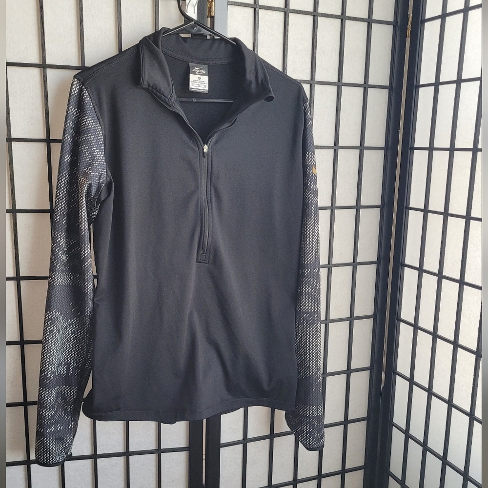 Nike Pro Dry-Fit Half Zip Pullover Jacket Gold Logo Patterned Sleeves Thumbholes